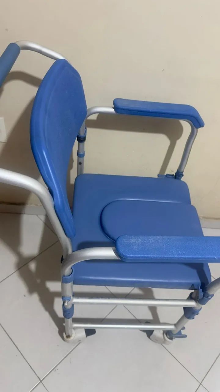 Cadeira de banho multifuncional - Foto 2