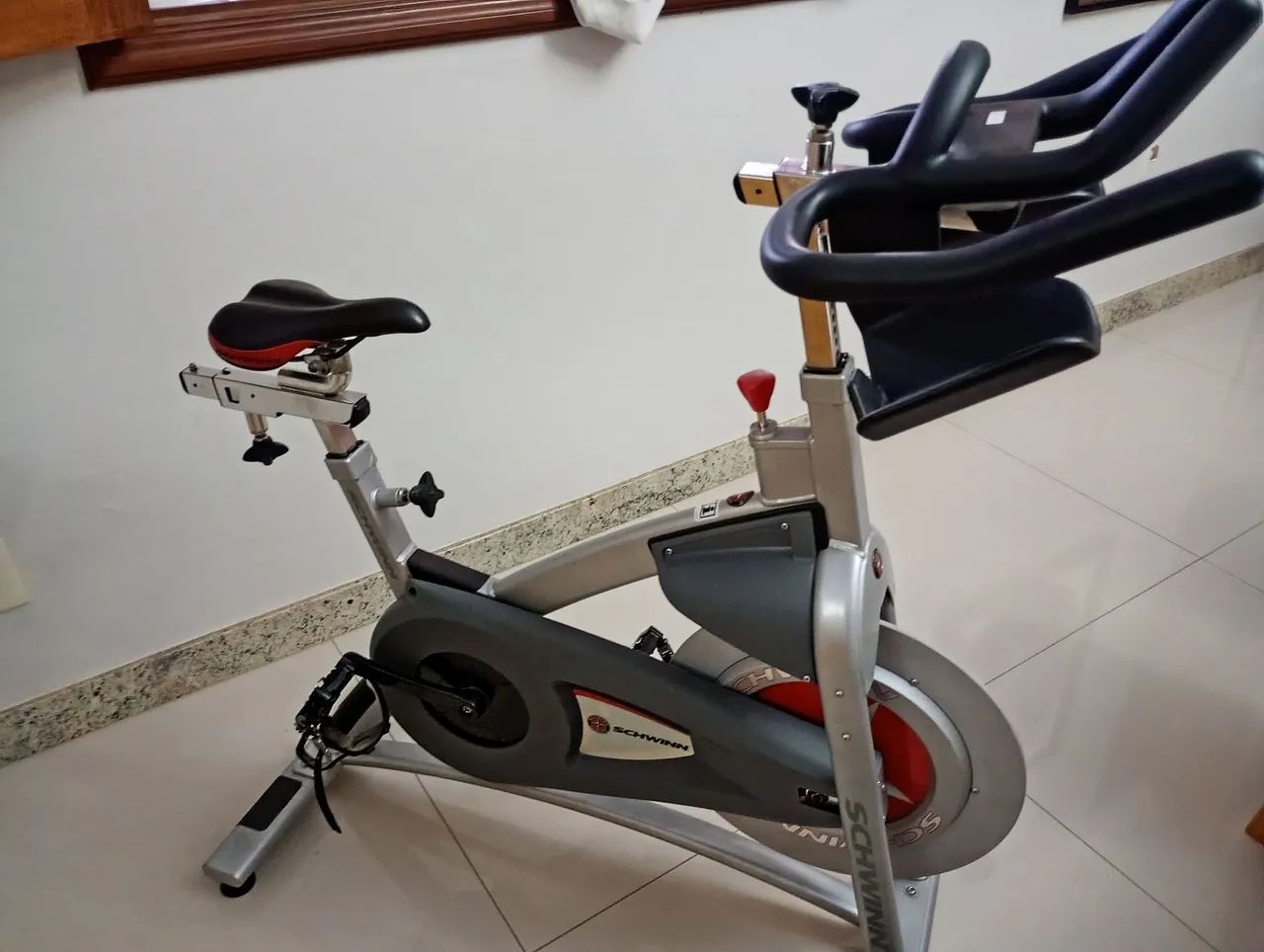 BICICLETA ERGOMÉTRICA 