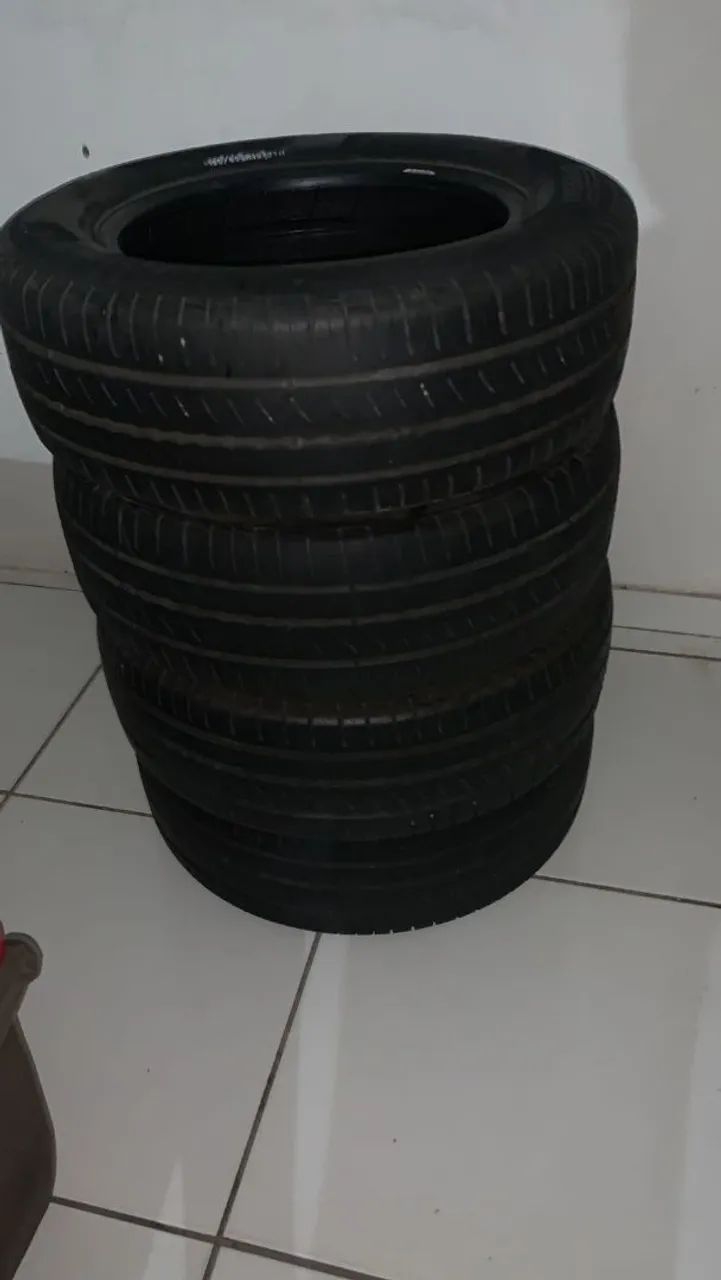 Pneu Pirelli 195/55/15 quatro pneus jogo mais de meia vida valor 1200