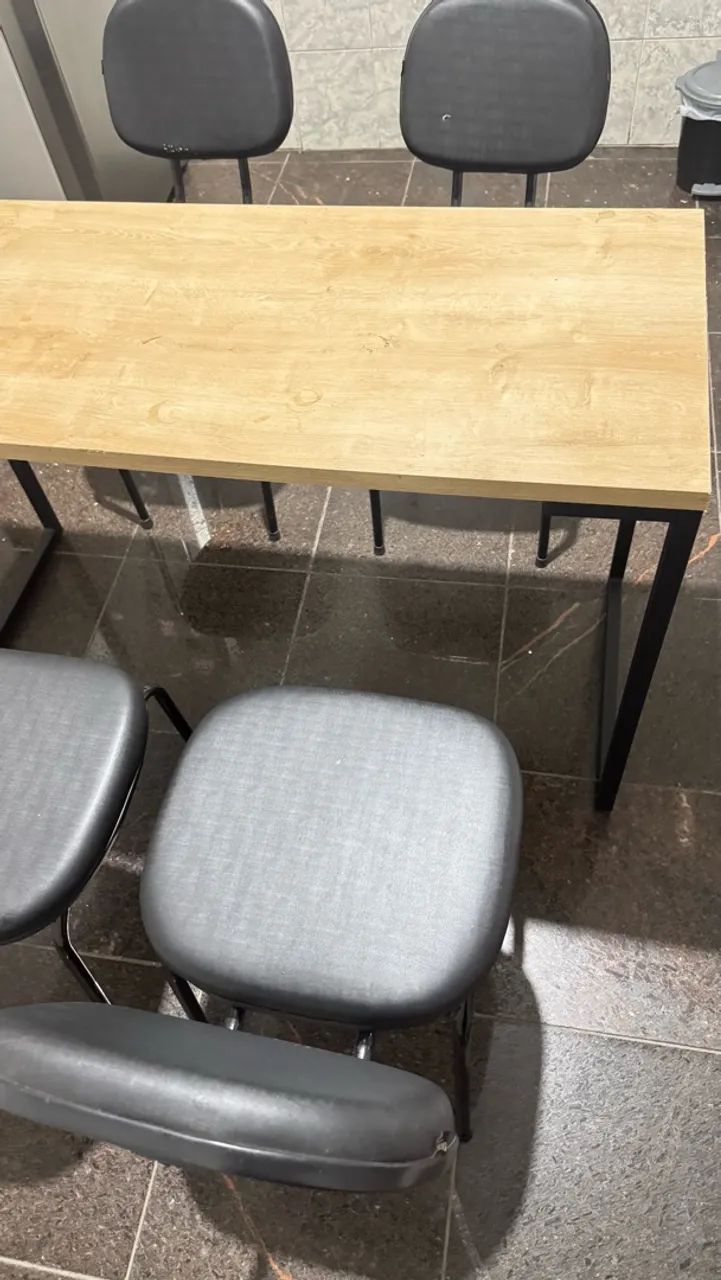 Mesa e cadeiras  - Foto 5