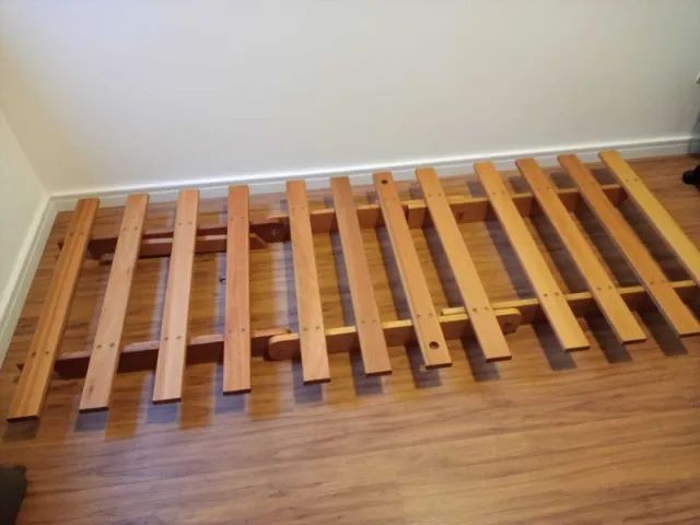 Futon 3x1 Sofá, Cama E Chaise Solteiro - Tecido Vermelho - Foto 5