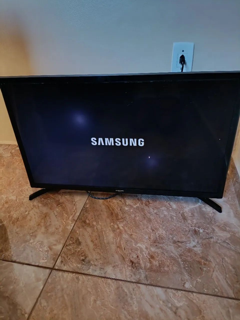 Tv  Samsung 32 polegadas NÃO É SMART