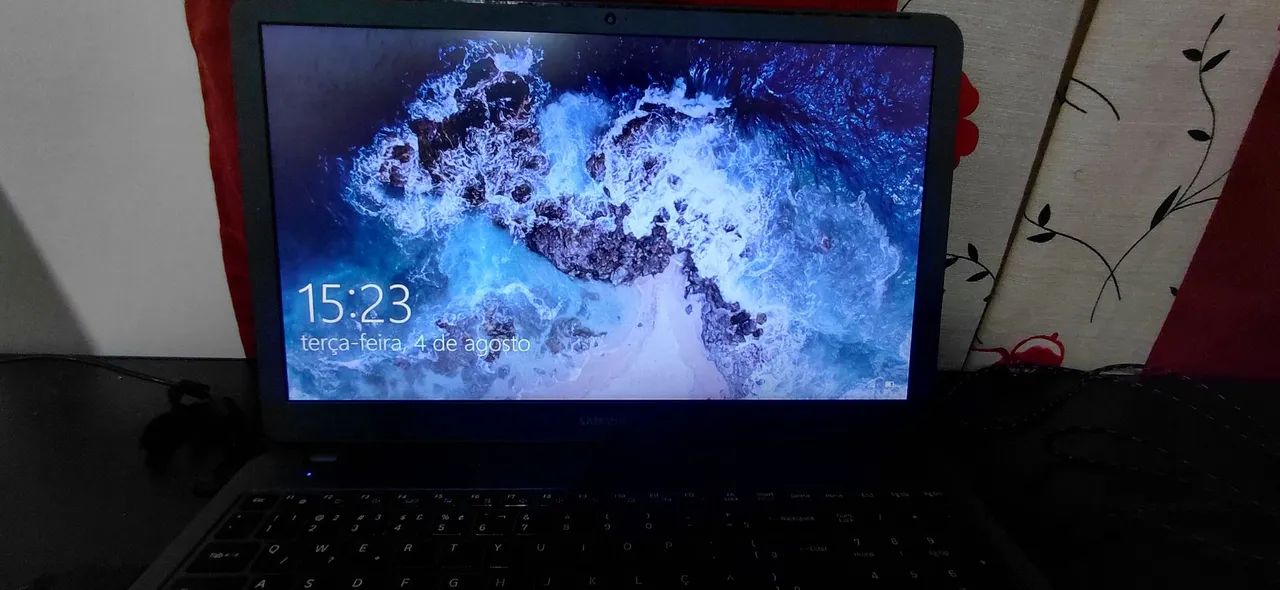 Notebook SAMSUNG + Teclado e Mouse Rgb bom gamer