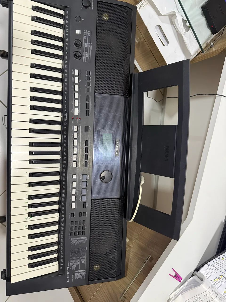 Vende se teclado Yamaha psr E-433