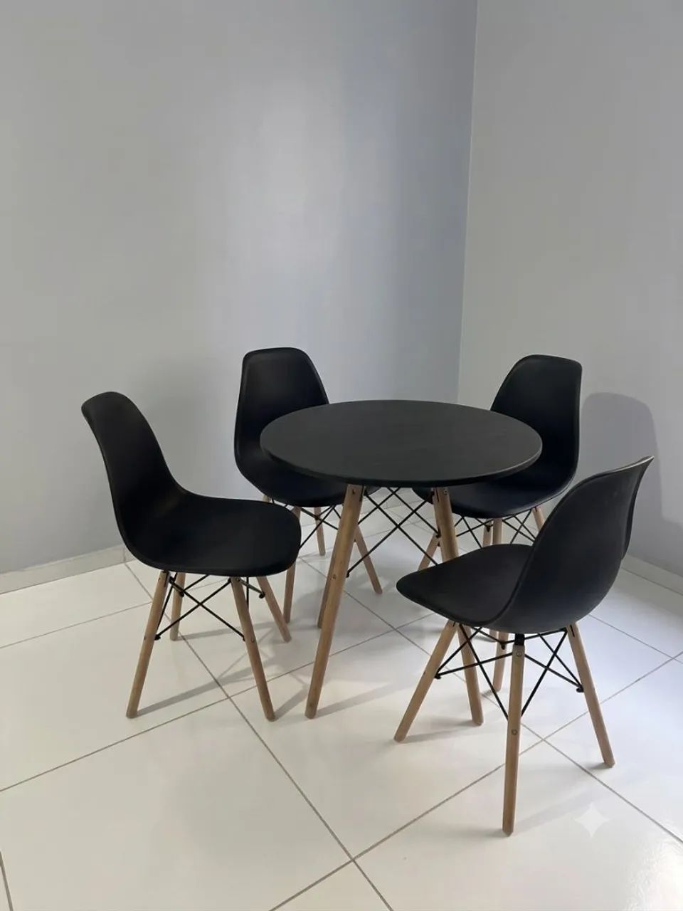 Mesa com 4 cadeiras - Foto 2