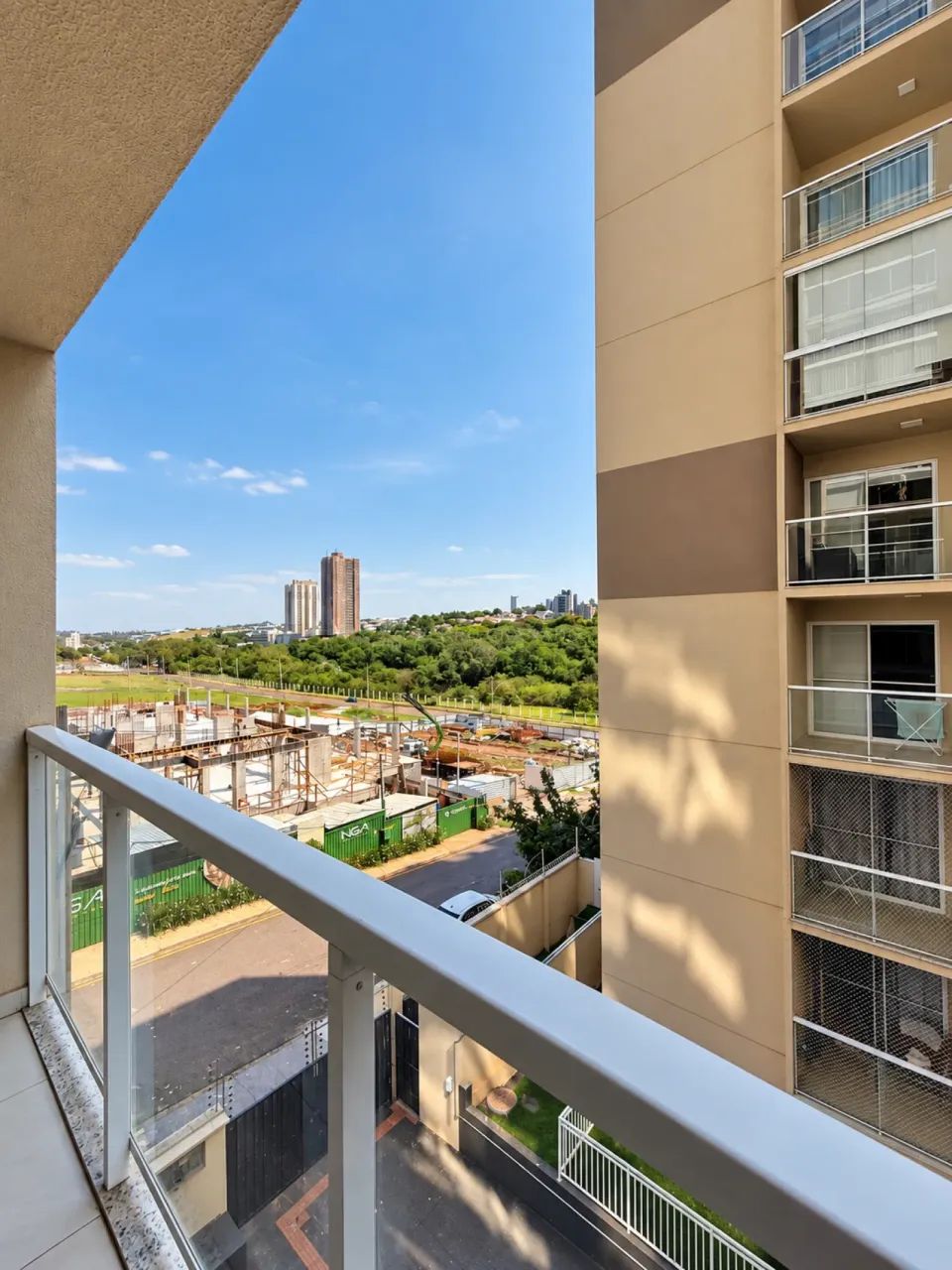 Apartamento 2 Quartos, Planejado nos Quartos e Cozinha, com Sacada e Churrasqueira | Zona  - Foto 4
