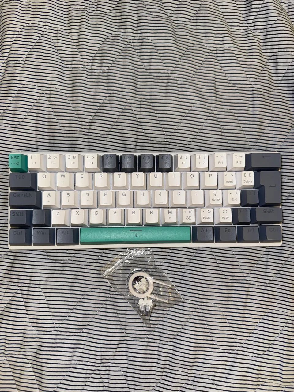 Teclado Mecânico kb500 machenike, cor verde, cinza, branco (switch marrom) - Foto 3