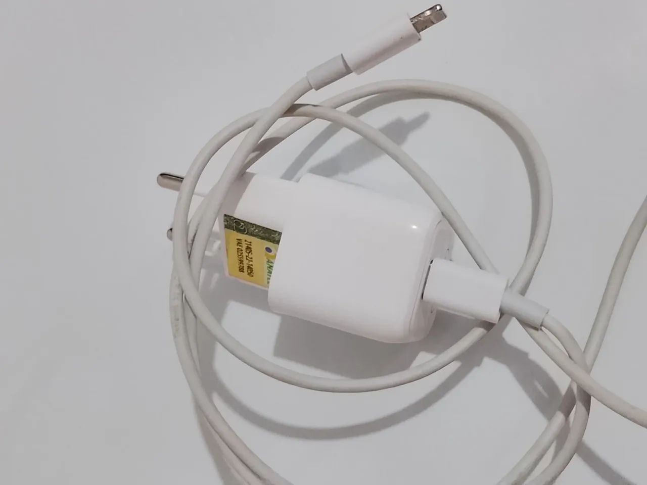 Vende-se carregador do iPhone 