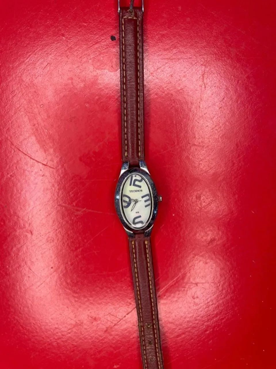 Relógio feminino oval vintage