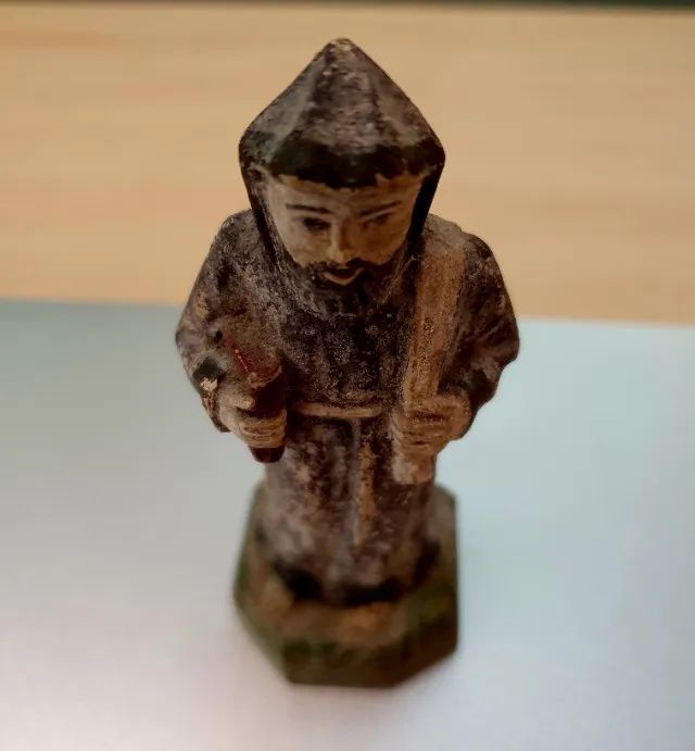 São Francisco de Paula em Madeira 10cm - Foto 2