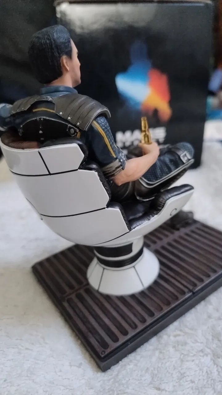 Figura Mass Effect Kaidan Alenko DEVPlus - Foto 3