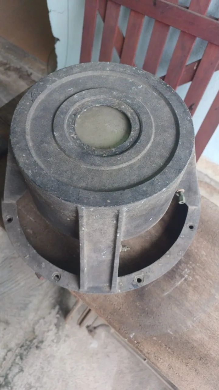 AUTO FALANTE DE 12" SÓ A CARCAÇA. - Foto 2