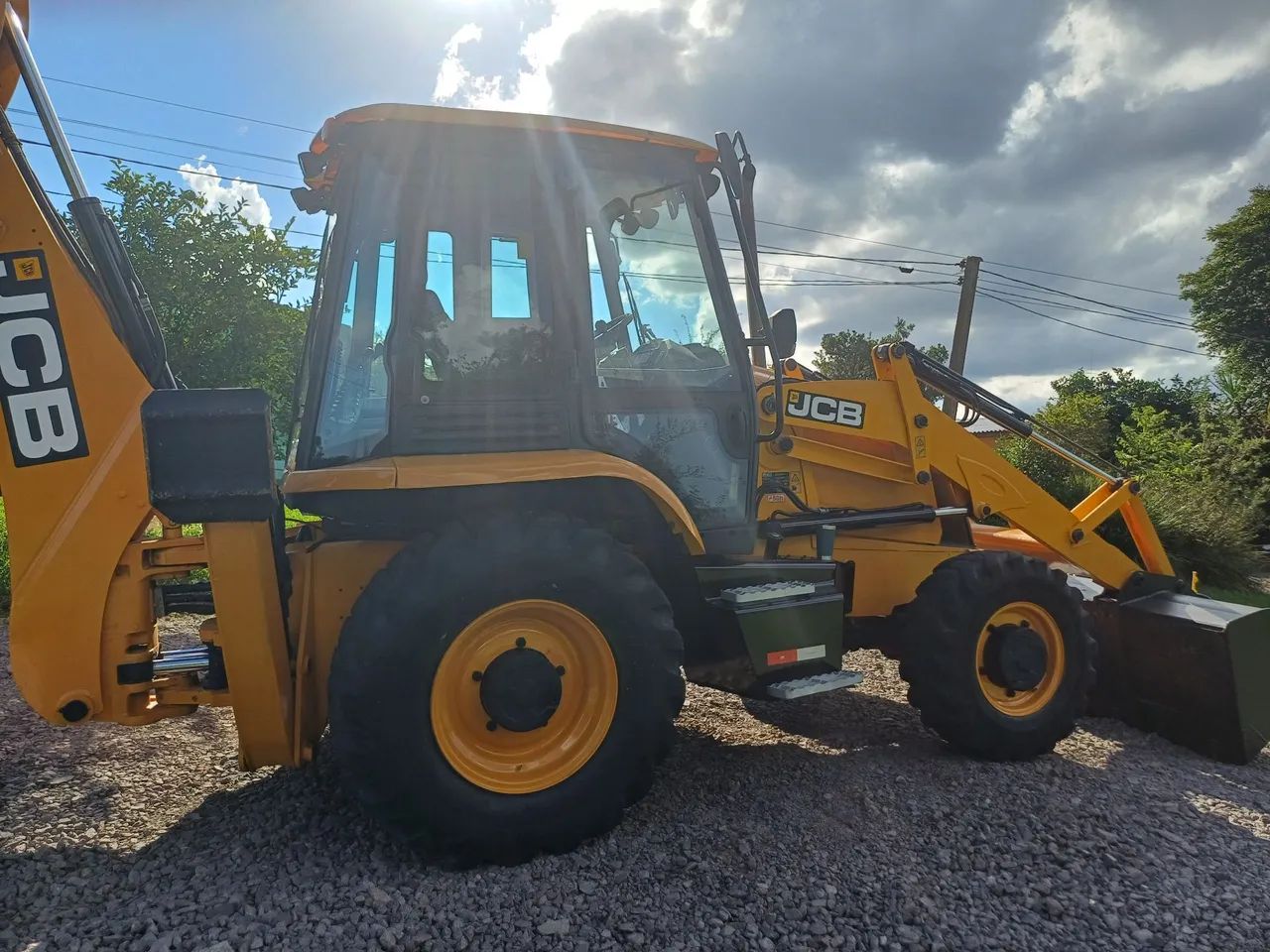 Retroescavadeira JCB 3CX 2022 - Foto 4