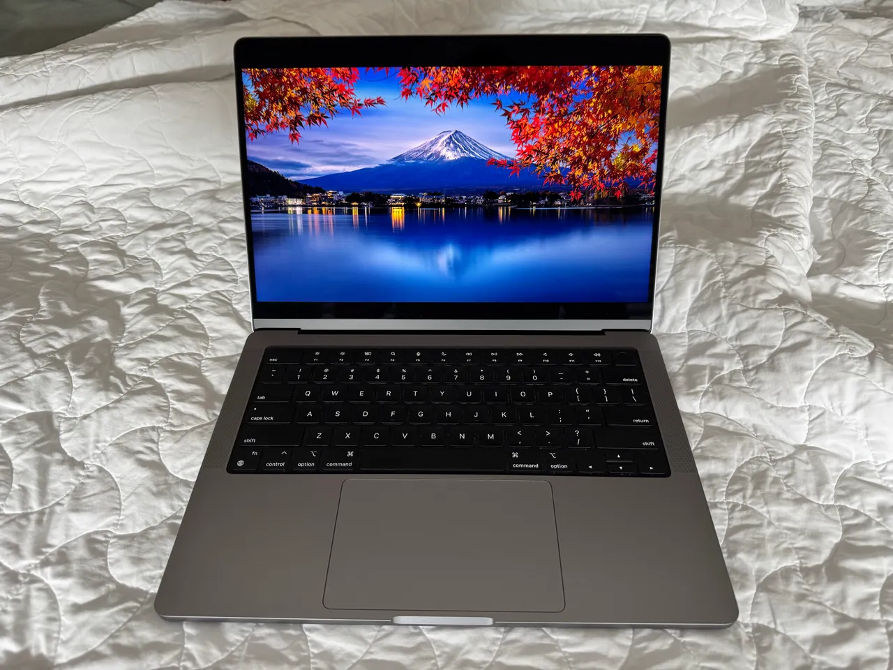 MACBOOK PRO 14-INCH. M5 PRO - Notebooks - Centro, Campo Grande