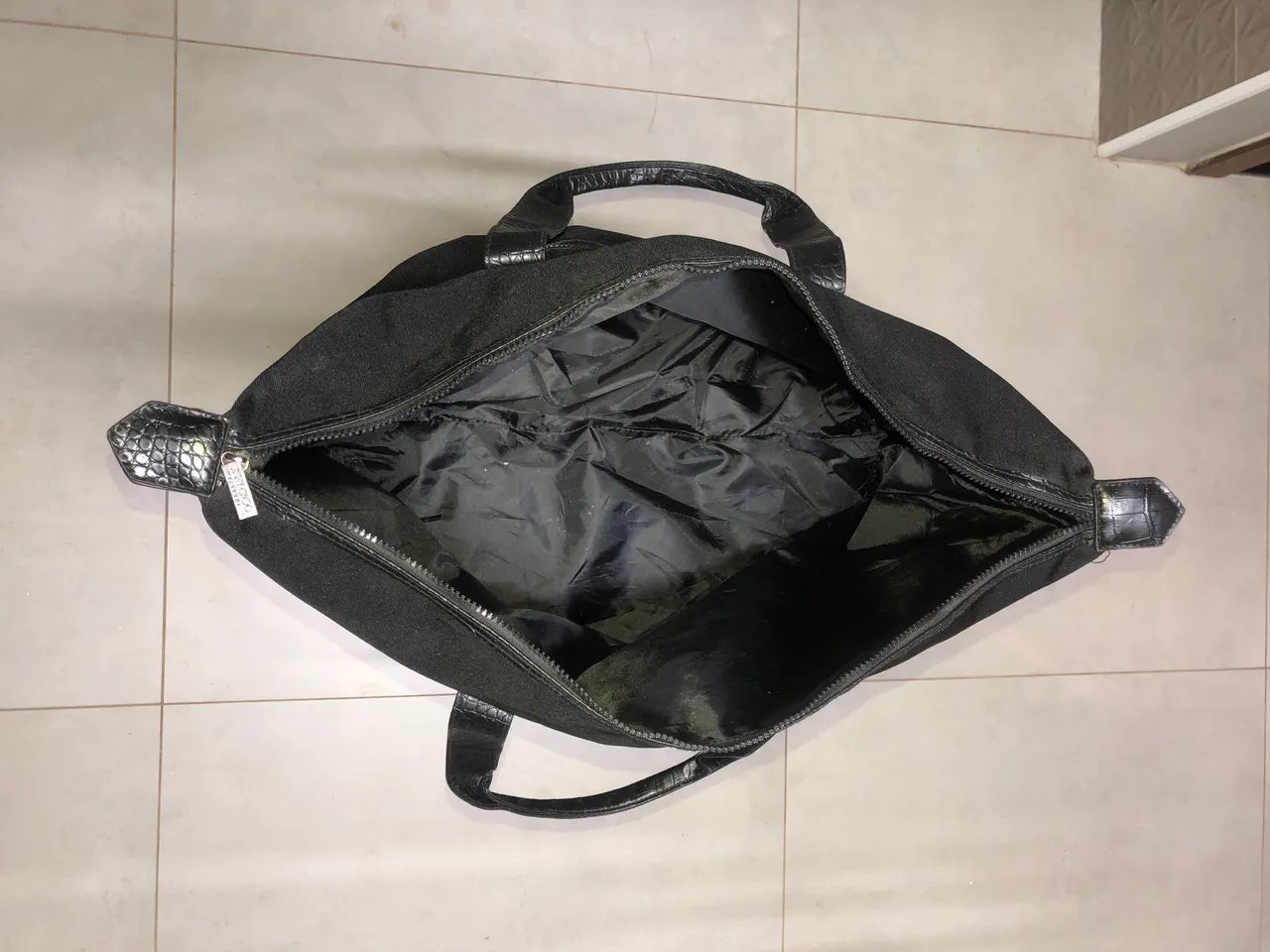 Bolsa pra viagem preta da marca JIMMY CHOO - Foto 5