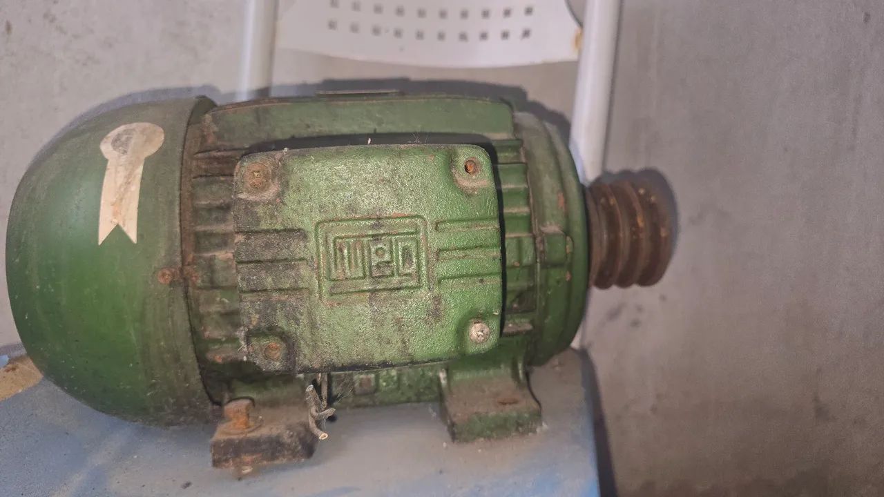Motor Elétrico Trifásico WEG - Foto 2