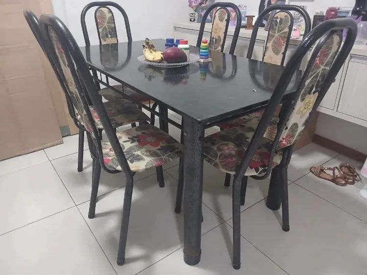 Mesa de jantar com cadeiras - Foto 2
