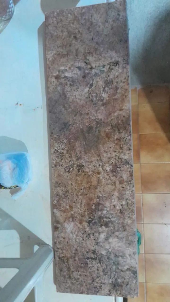 PRATELEIRAS DE GRANITO