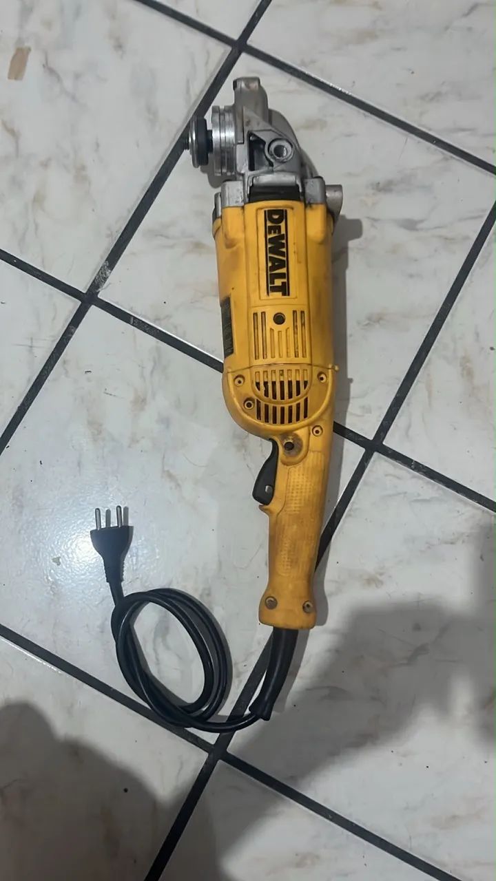 Lixadeira Dewalt - Foto 2