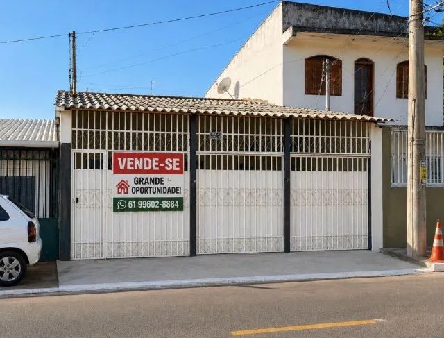 Casa com Casa de Fundo e Churrasqueira
