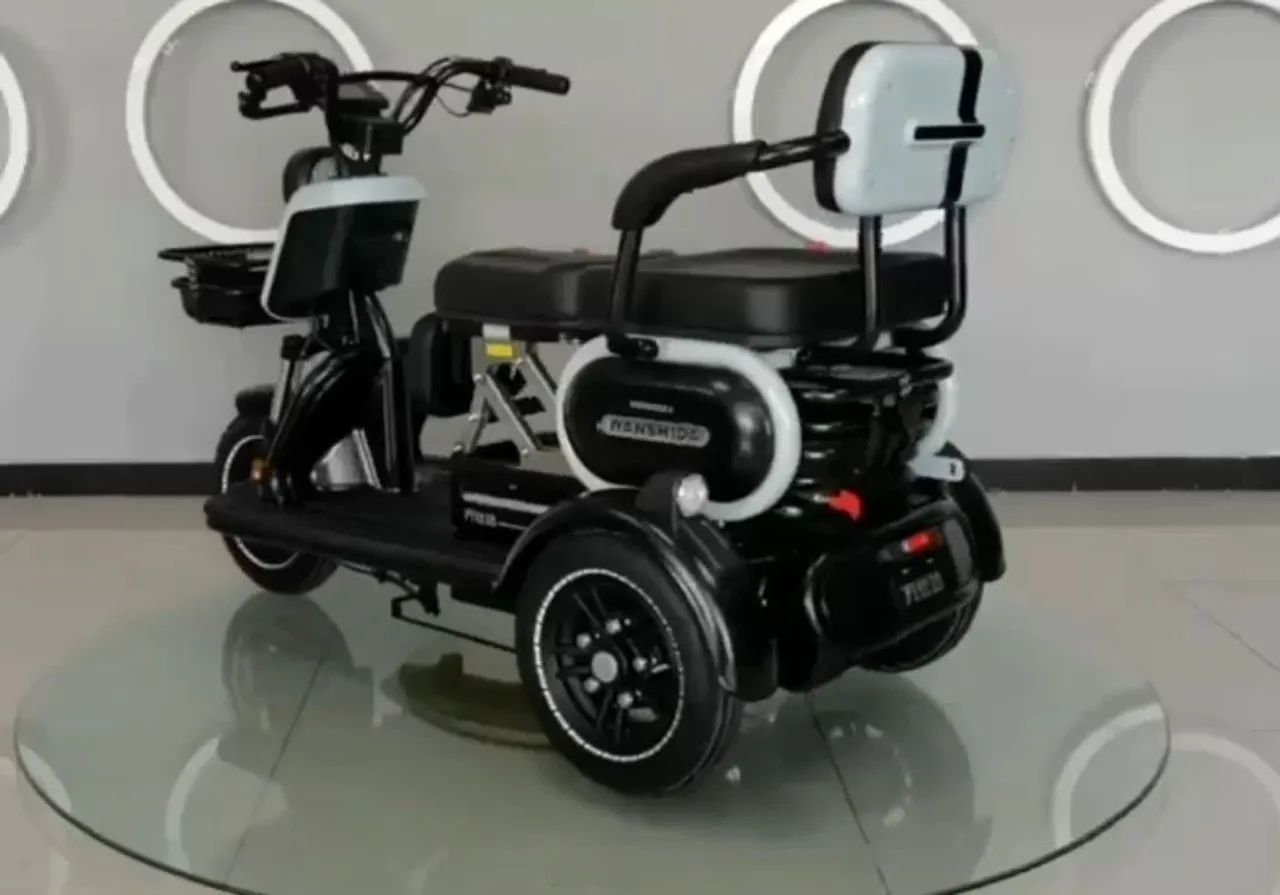 VENDO TRICICLO ELETRICO 3 LUGARES SEMI NOVO ANO 2026 1000W CARREGADOR BIVOLT SUPORTA 250 K - Foto 5