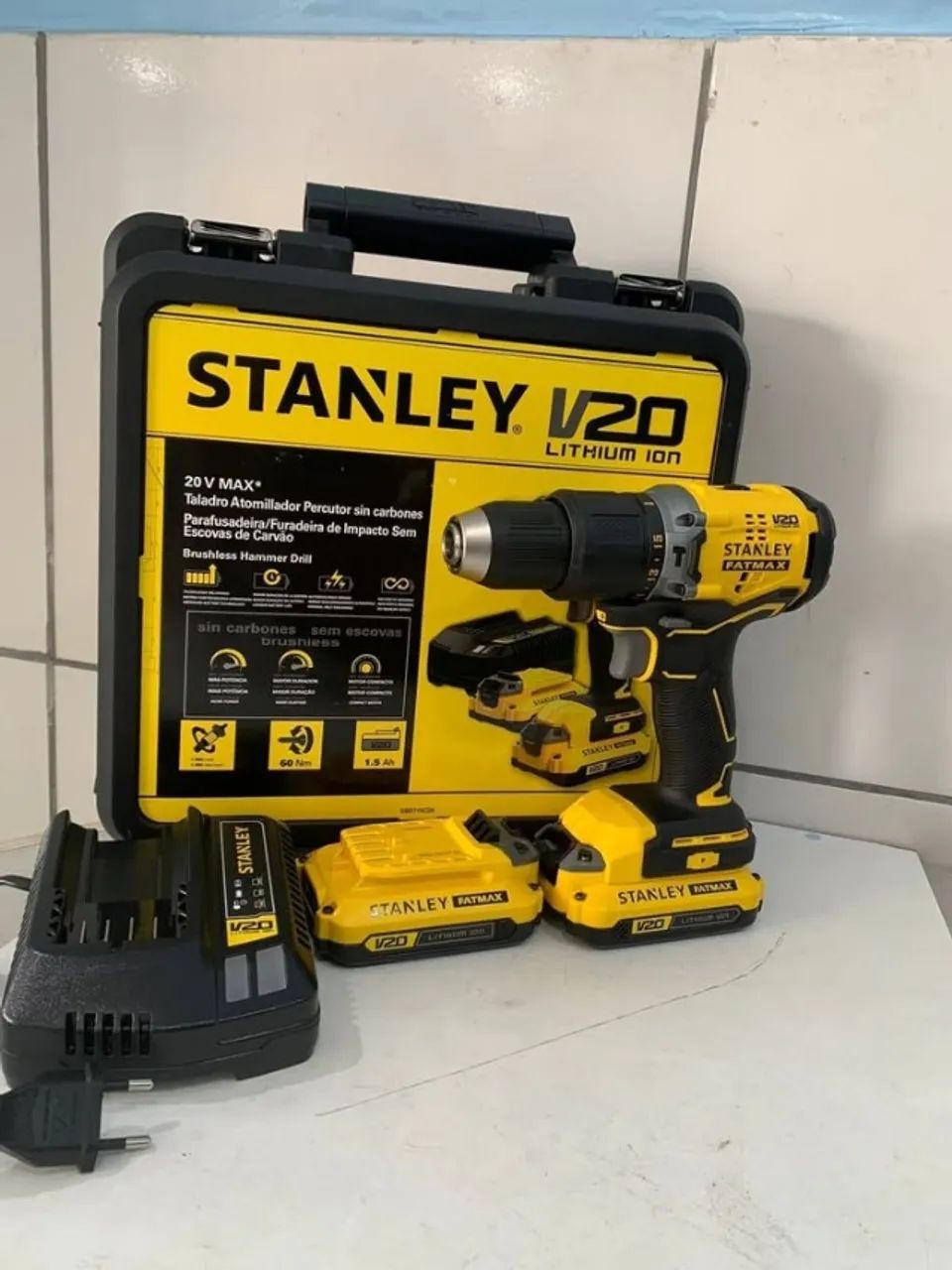 Parafusadeira e Furadeira de Impacto duas baterias Stanley - Entrega gratis 1