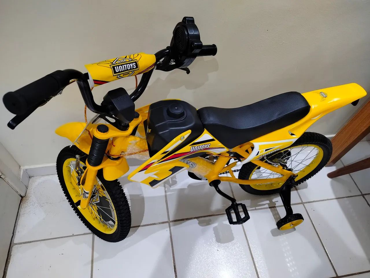 Vende se uma Bicicleta Infantil totalmente Nova - Foto 3