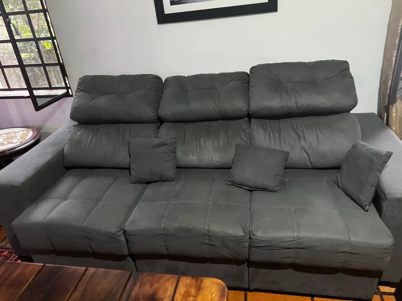 Sofá 3 lugares retrátil e reclinável em perfeito estado, pouquíssimo usado! - Foto 3