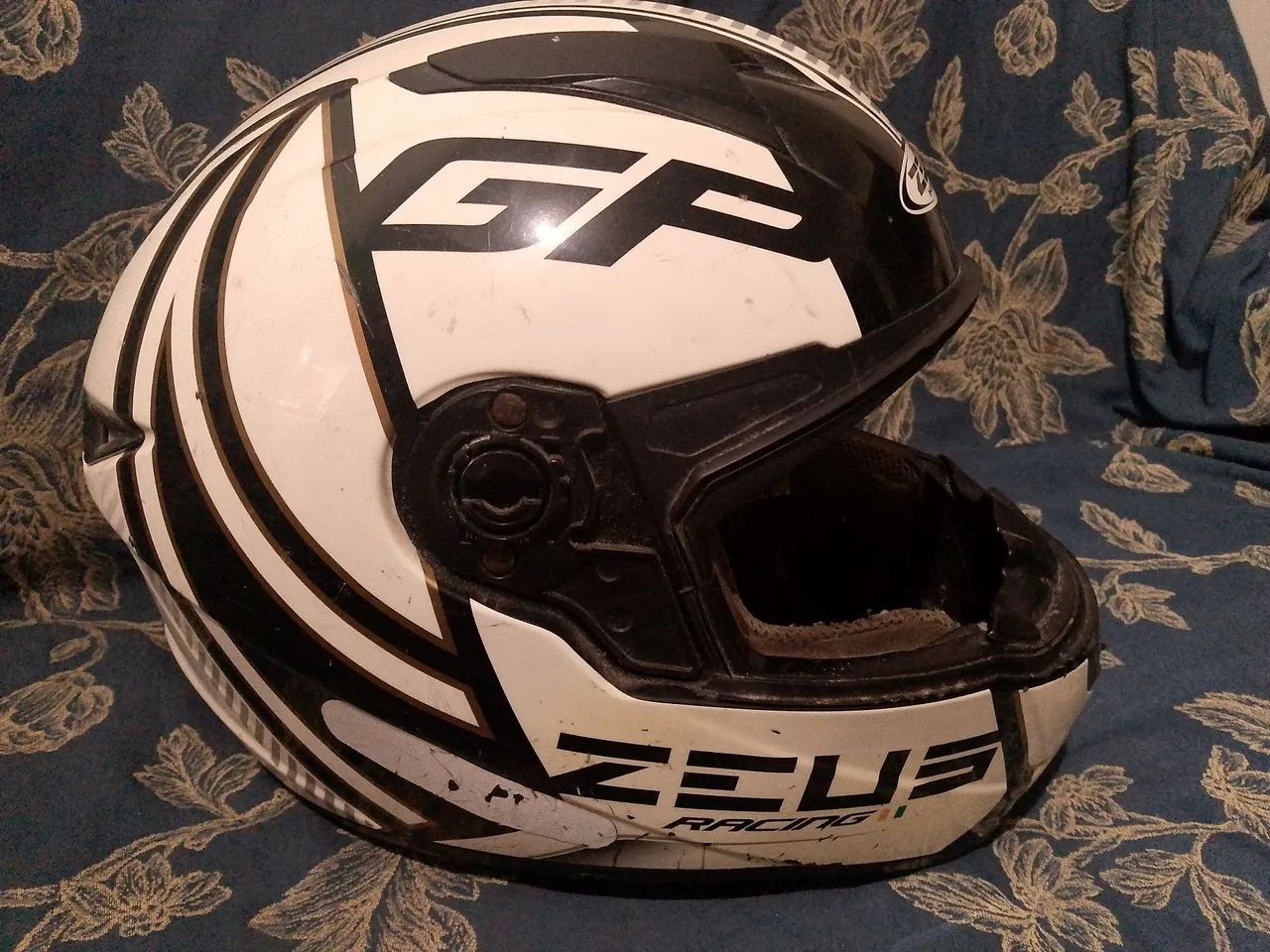 Capacete Zeus