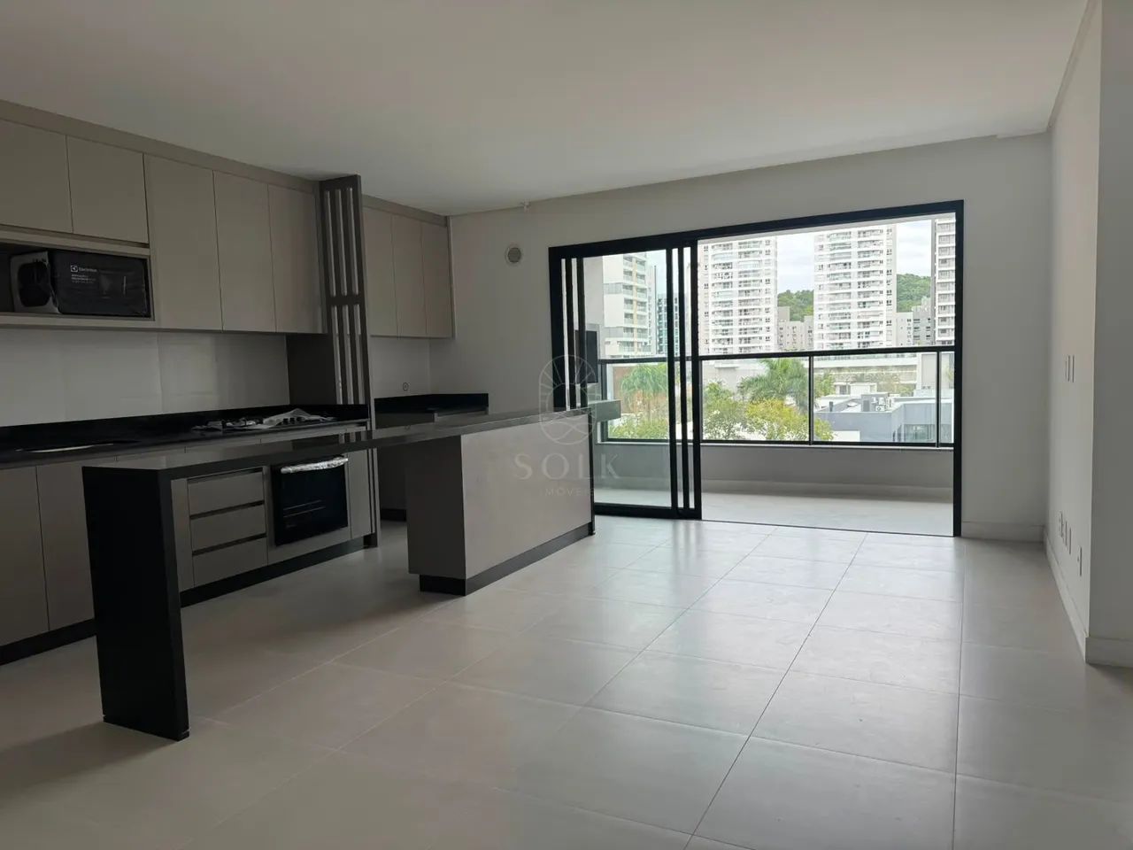Apartamento com 2 Suítes, Varanda com Churrasqueira e 1 Vaga - Foto 2