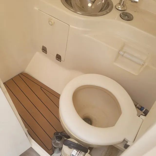 lancha Millenium 225 , motor Yamaha 150 HP 120 h  - Foto 3