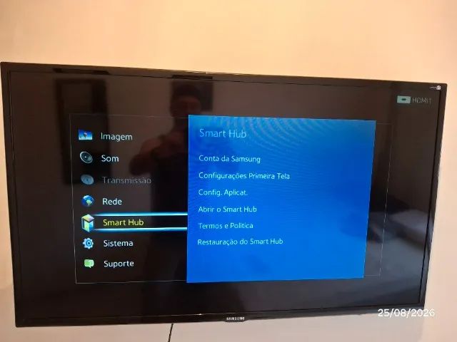 Smart TV de 40 polegadas, resolução Full HD, recursos 3D e funções de espelhamento de tela - Foto 2