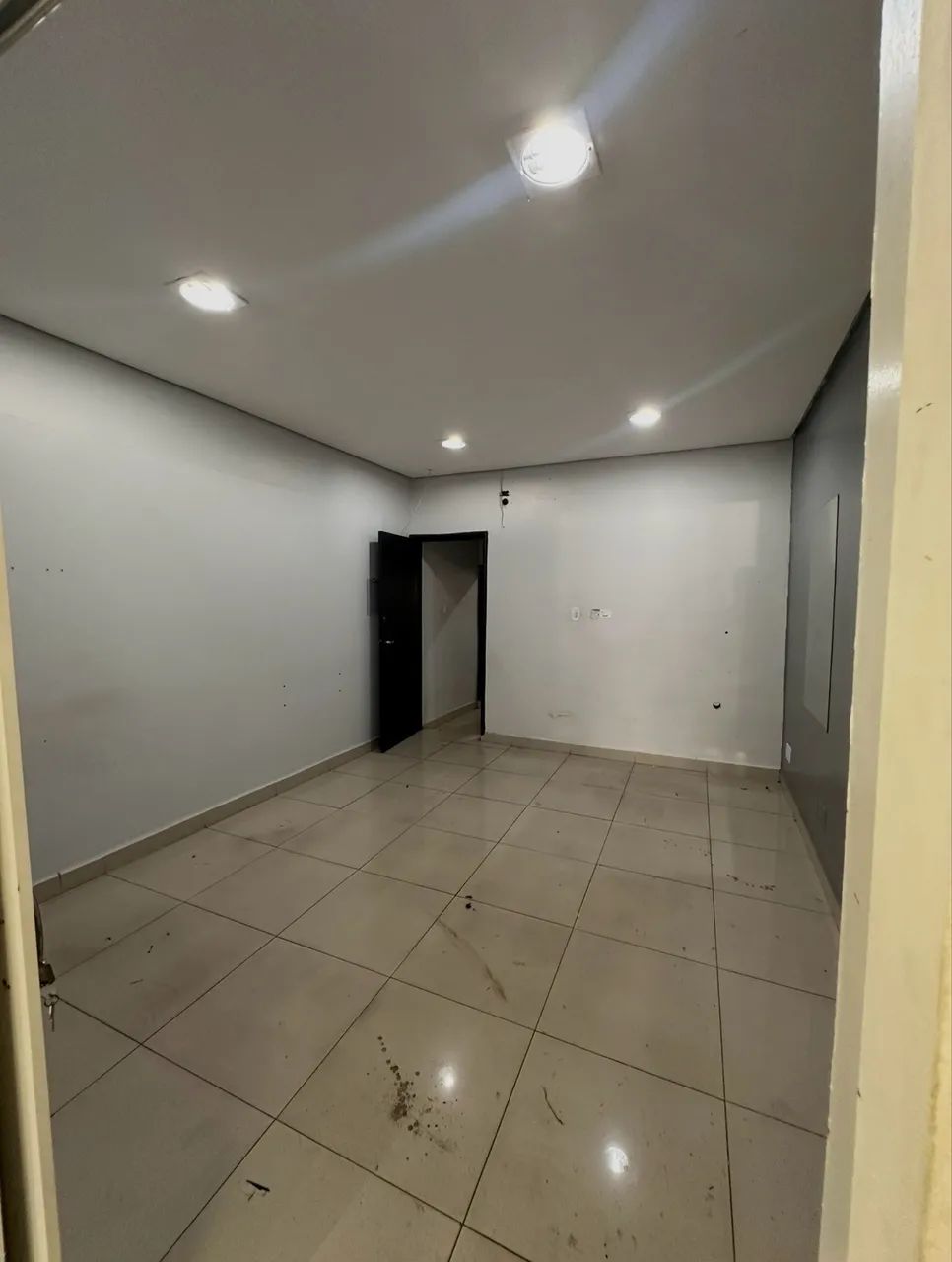 Sala comercial Avenida Bernado Sayao - Foto 3