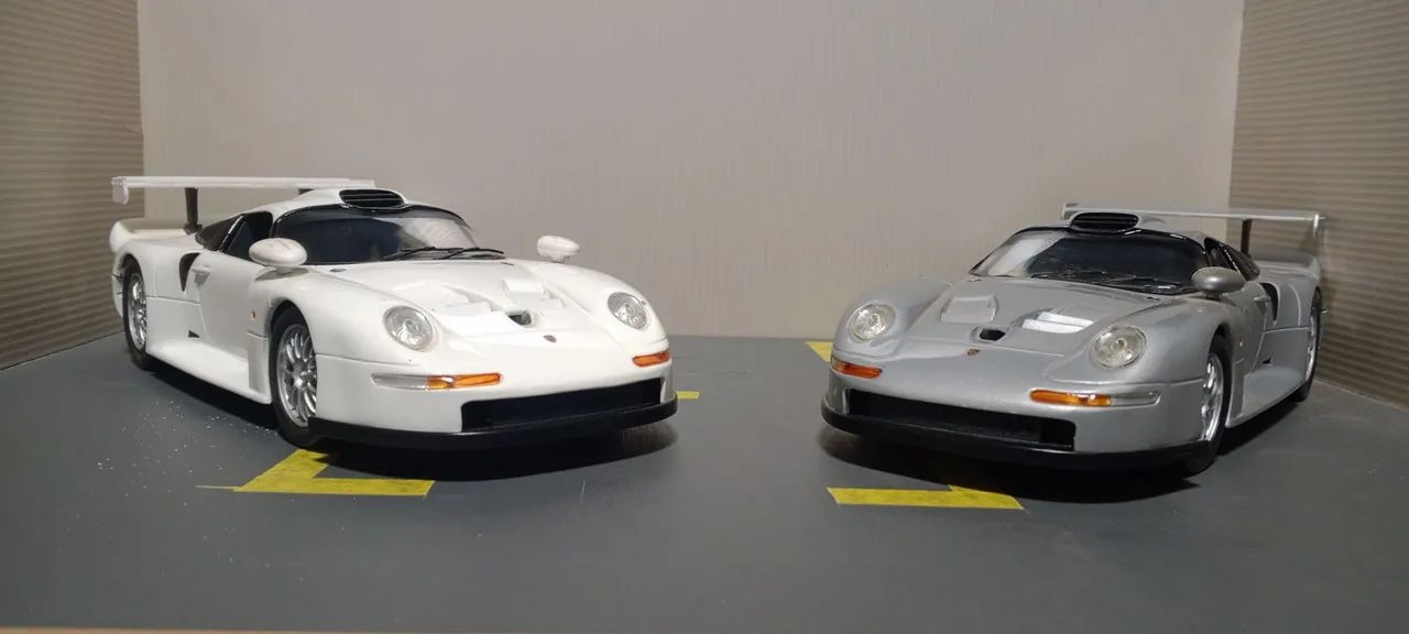 Porsche 911 GT1