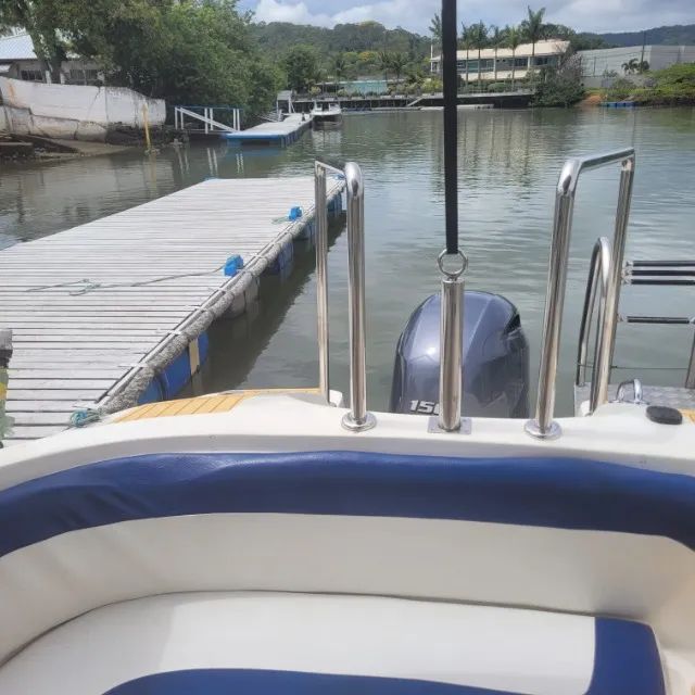 lancha Millenium 225 , motor Yamaha 150 HP 120 h  - Foto 5