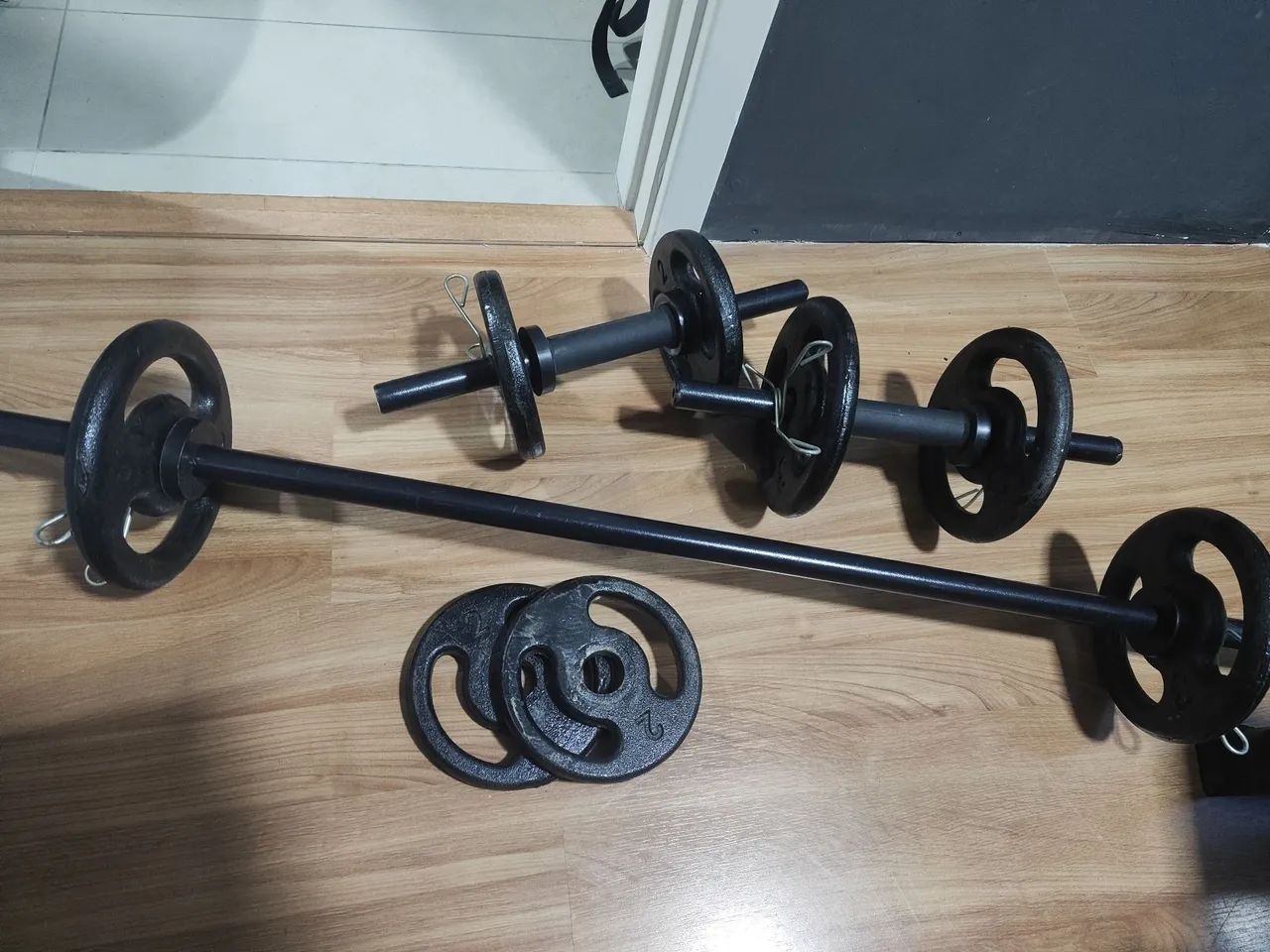 Kit de musculação | 40 kilos com barras e halteres - Foto 3