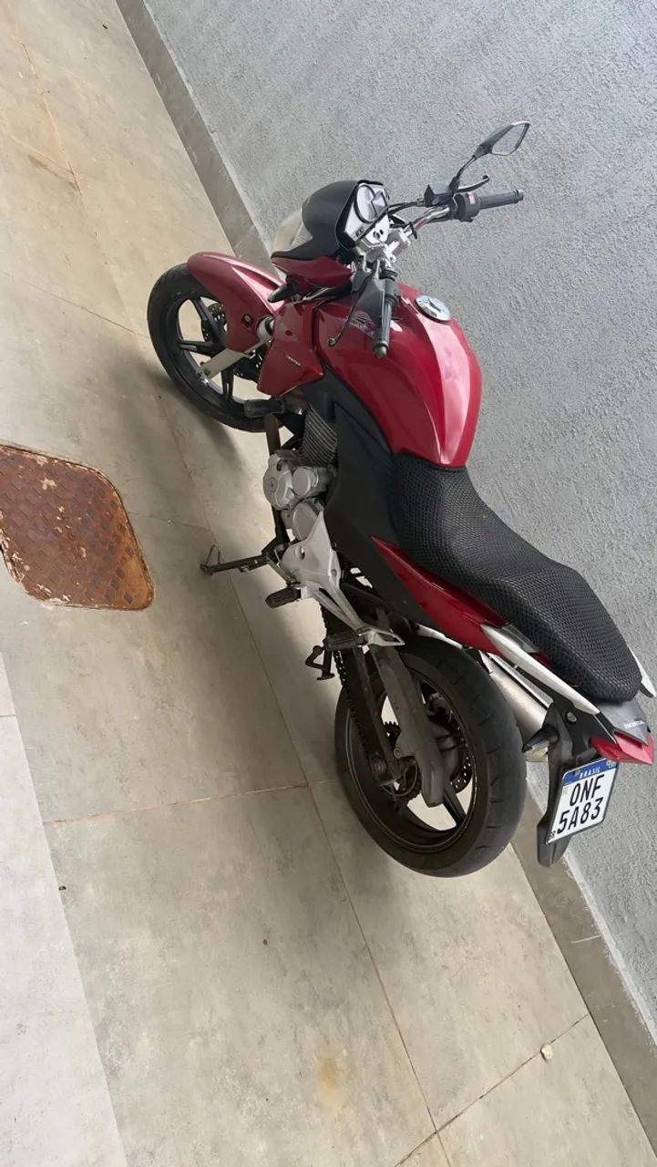 Honda CB 300 com baixo Km - Foto 2