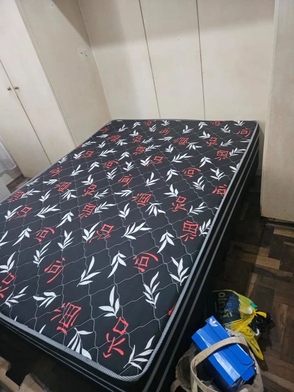 Cama de casal usada