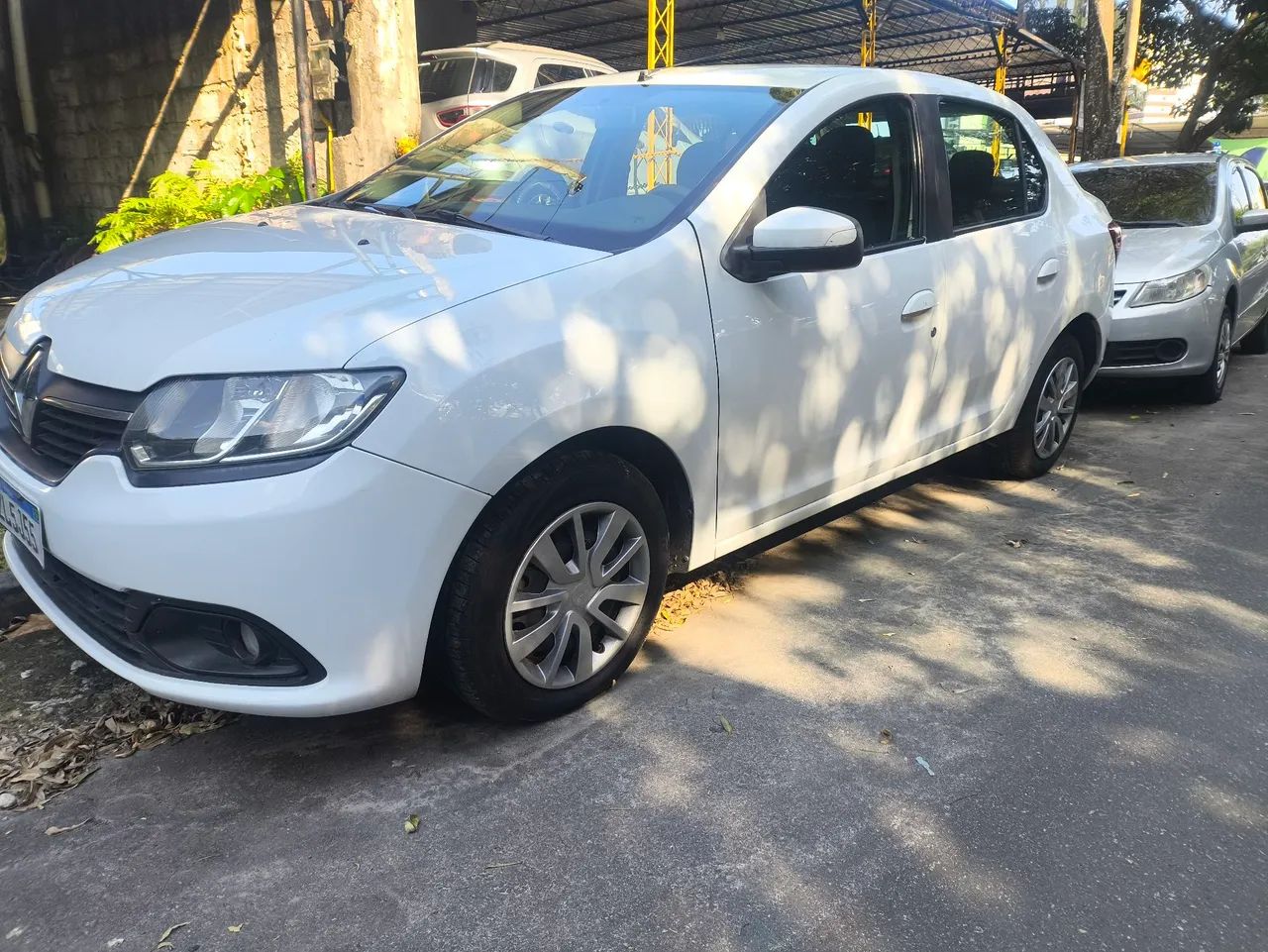 Renault Logan Expression Hi-flex 1.6 8V 4P 2015