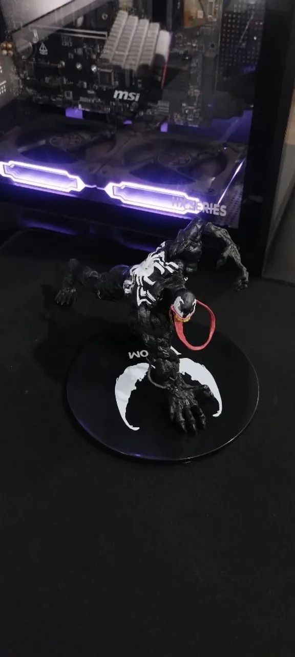Boneco do Venom / Homem aranha Novo