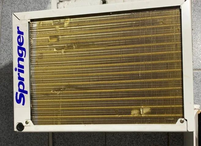 AR CONDICIONADO DE JANELA