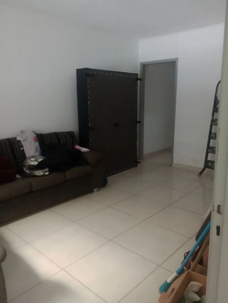 Vendo sobrado .com uma casa fundos  - Foto 2