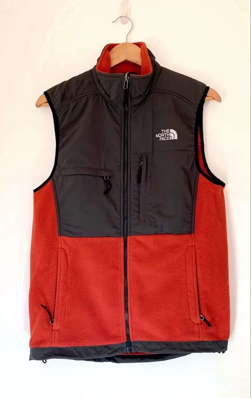 Colete the north face perfeito. Cinza chumbo e vermelho - masculino  - Foto 2