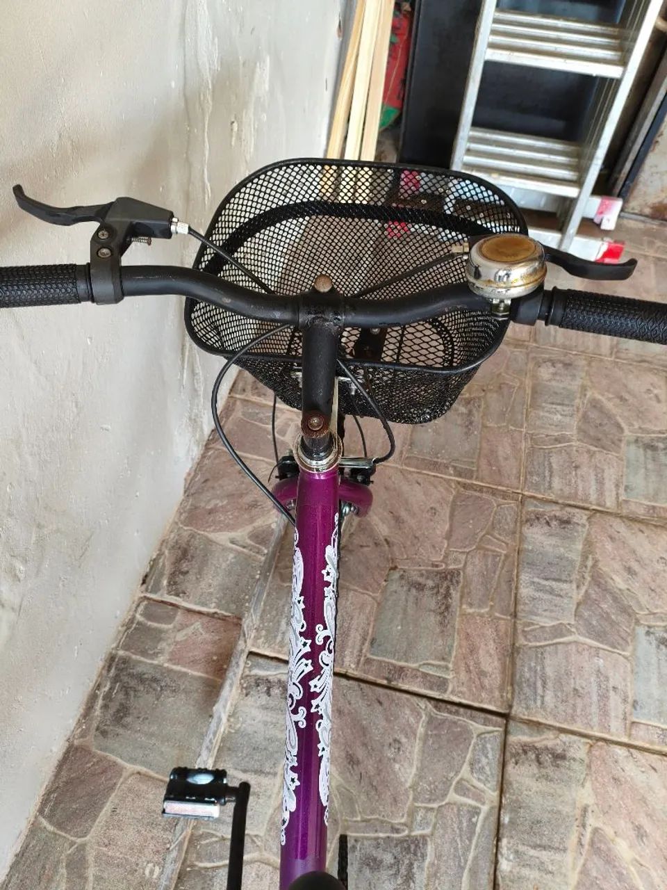Bicicleta infantil roxa usada