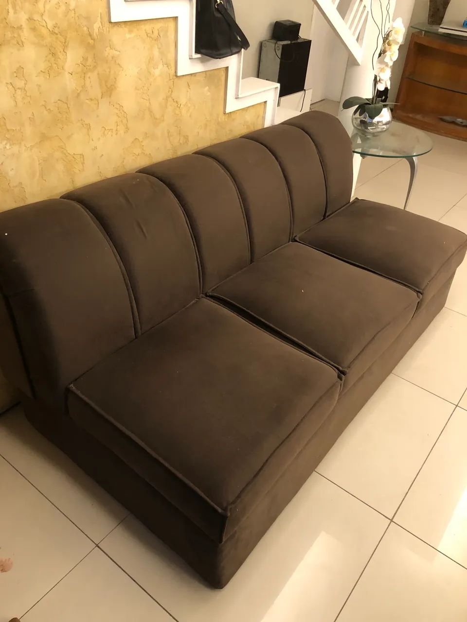 Sofá 3 lugares em Suede/veludo em excelente estado.  - Foto 2