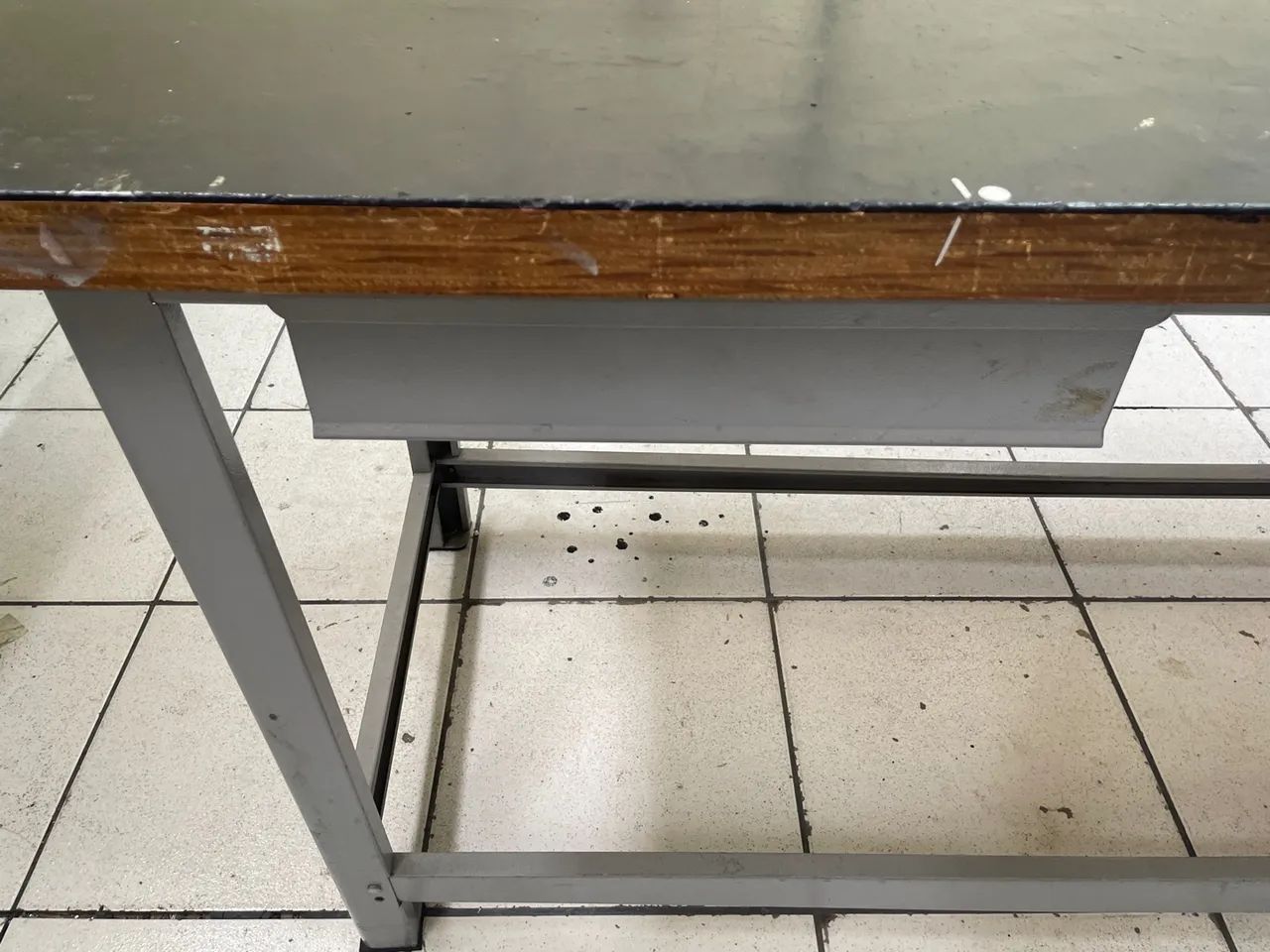 Bancada de aço reforçada com tampo em compensado naval de 40mm com 2 gavetas - 200x80x89cm - Foto 3