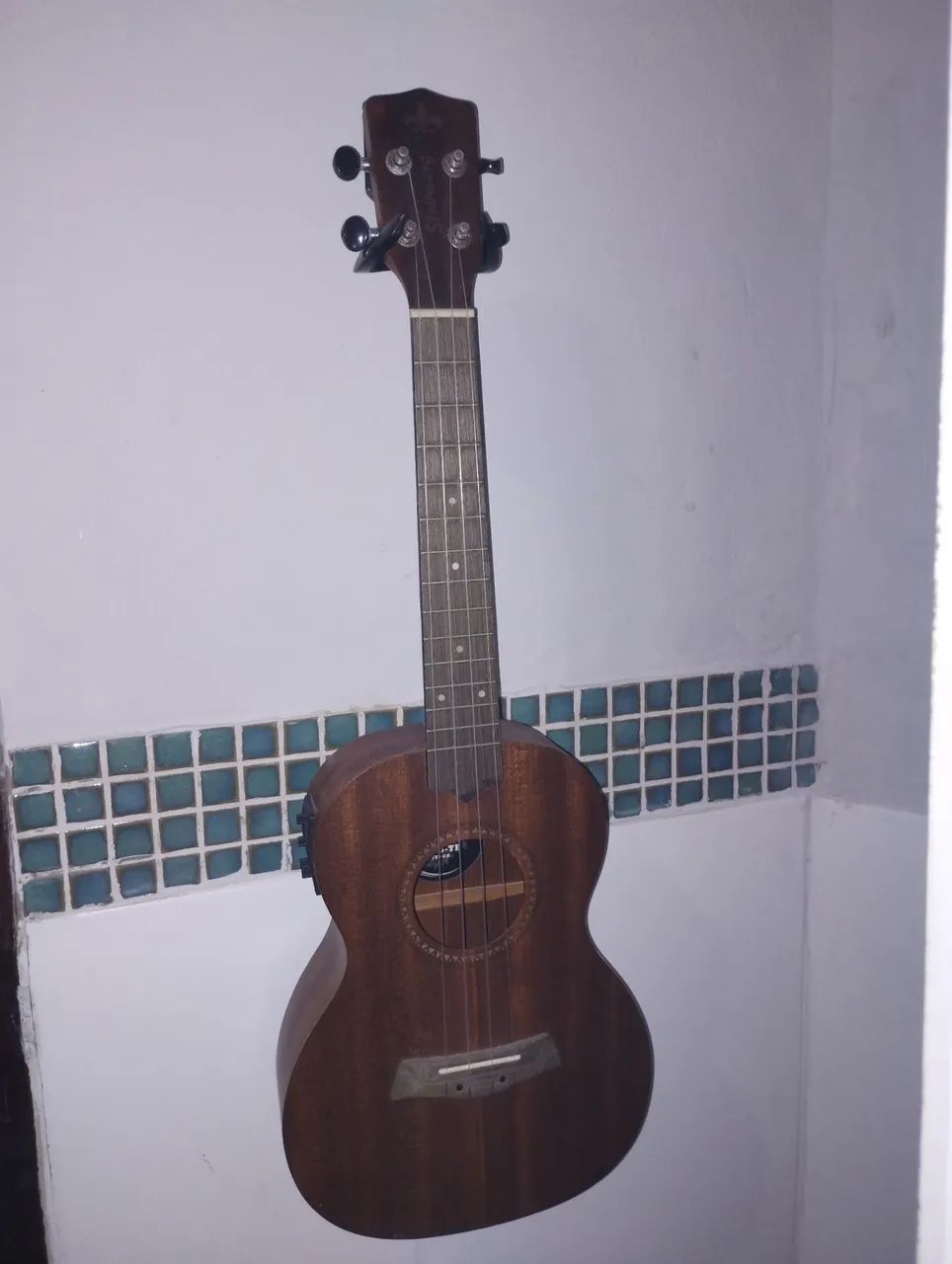 Ukulele Tenor elétrico - Foto 2