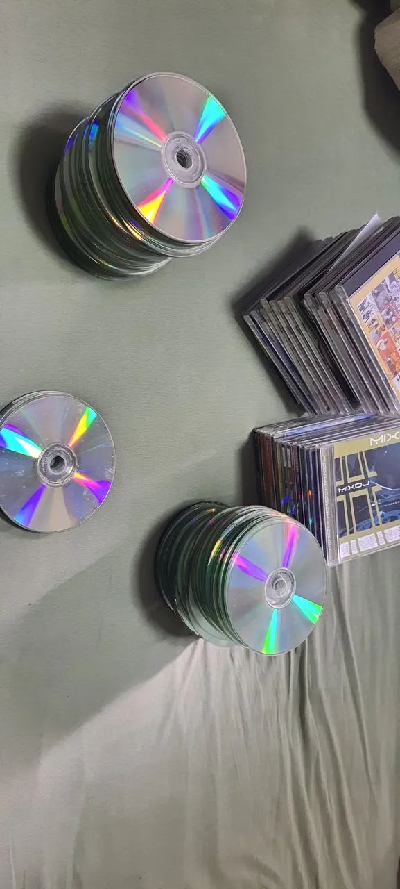 CD' S DIVERSOS GÊNEROS MUSICAIS - Foto 2