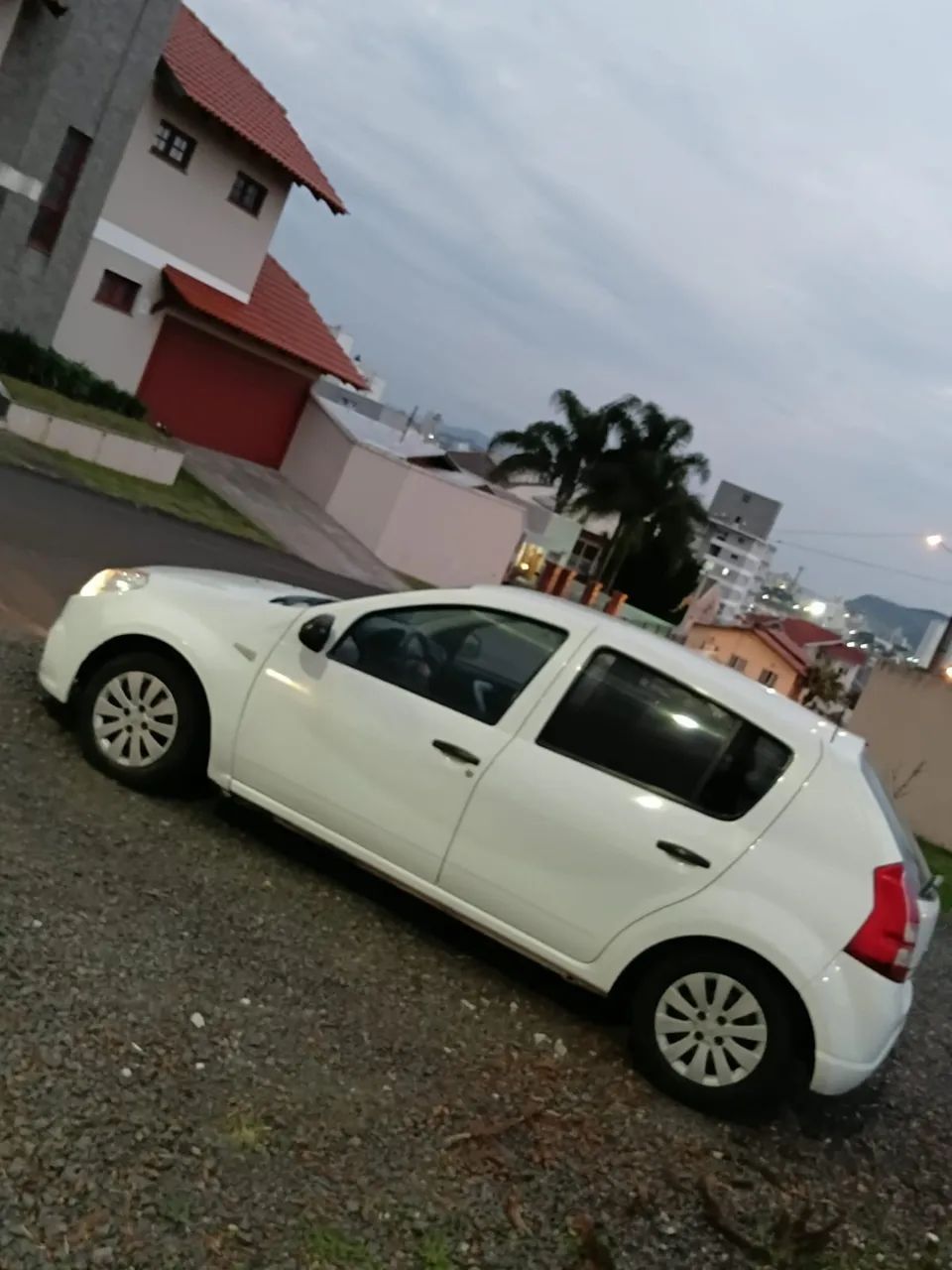 Renault Sandero Authentique Hi-flex 1.0 16V 5P 2013 - Foto 2