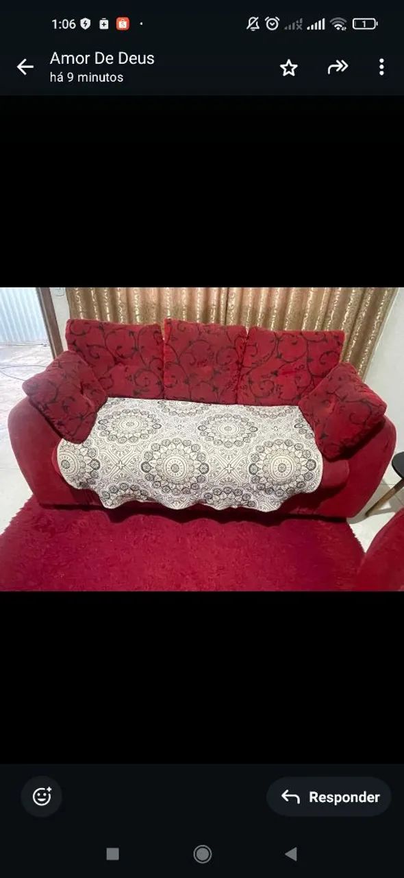 Um conjunto de sofa vermelho65568166074883120